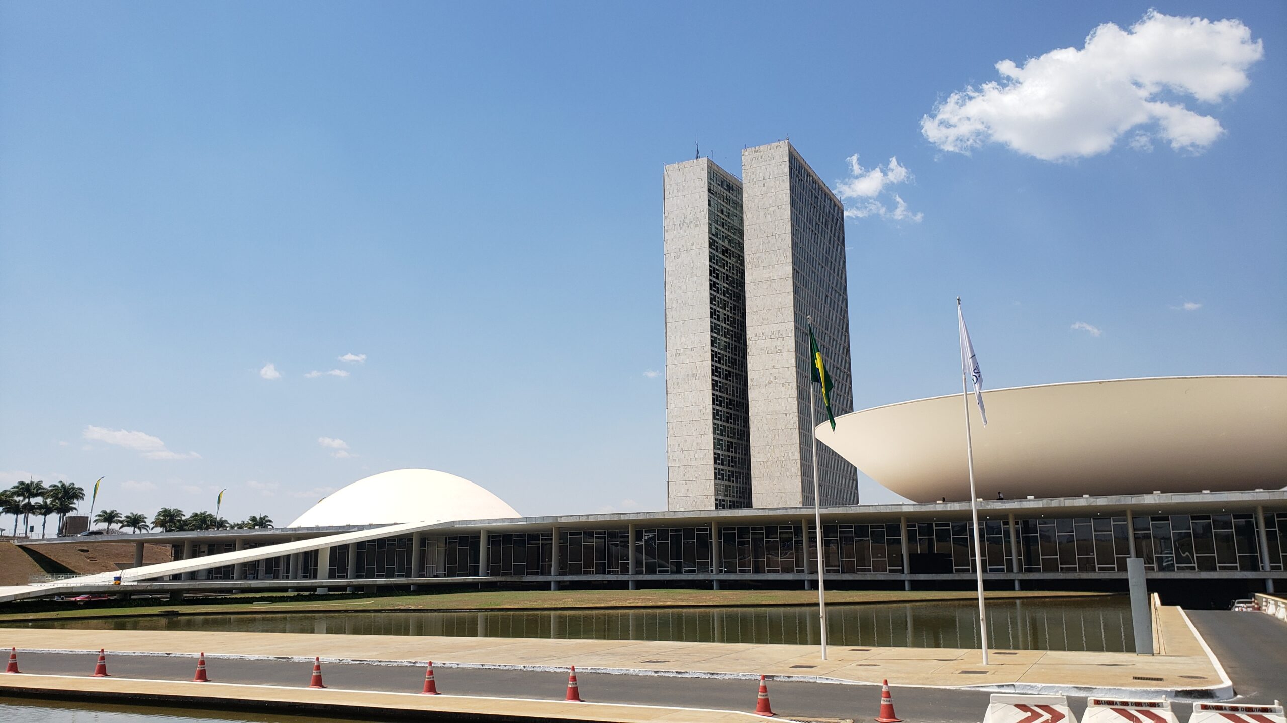 Congresso discute marco regulatório para inteligência artificial e amplia debate sobre governança digital